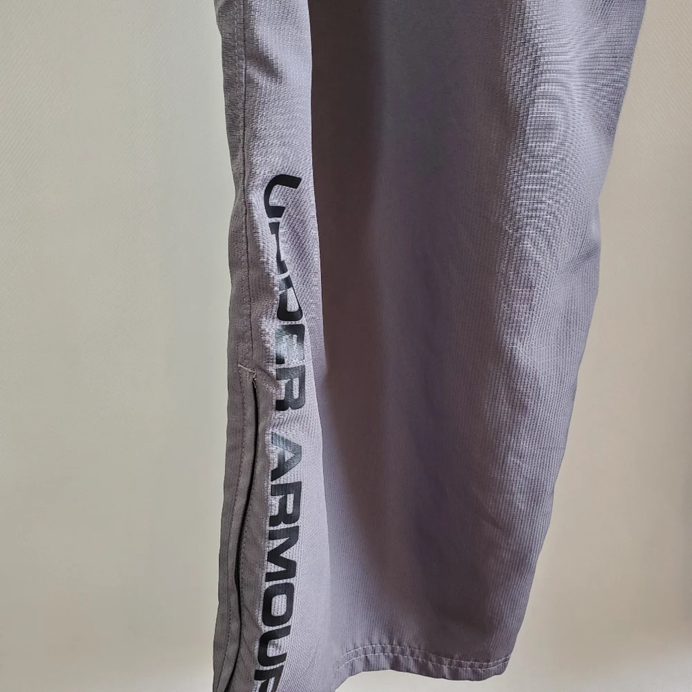 Men’s Under Armour Loose Heatgear Gray Pants Size Medium - Picture 9 of 13